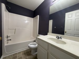Full bath on second level in Decatur townhome for rent