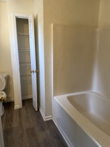 Master bath in Decatur townhome for rent